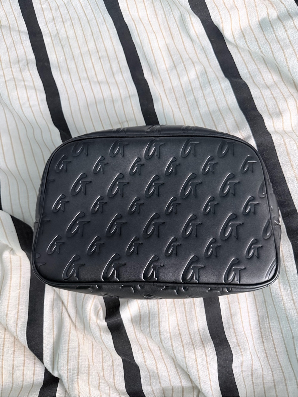 Glamaholic Black Monogram Toiletry Bag - Picture 5 of 5